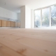 Wunderschöner verlegter Premium-Holzboden im Esszimmer in Wiesbaden